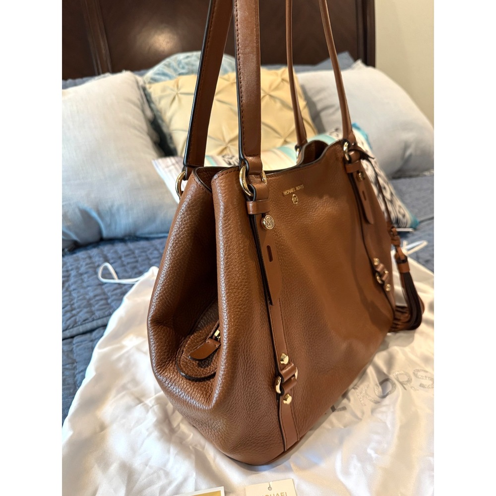 Michael Kors Carrie Large Pebbled Leather Tote Bag Luggage Brown Gold Hardware - Picture 2 of 16